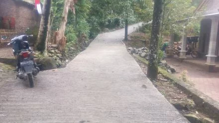 RABAT JALAN RT.14 RW.05 DUSUN TENGGONG DESA SAWAHAN