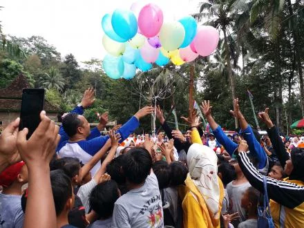 PELUNCURAN BALON kampanye PATBM DESA SAWAHAN